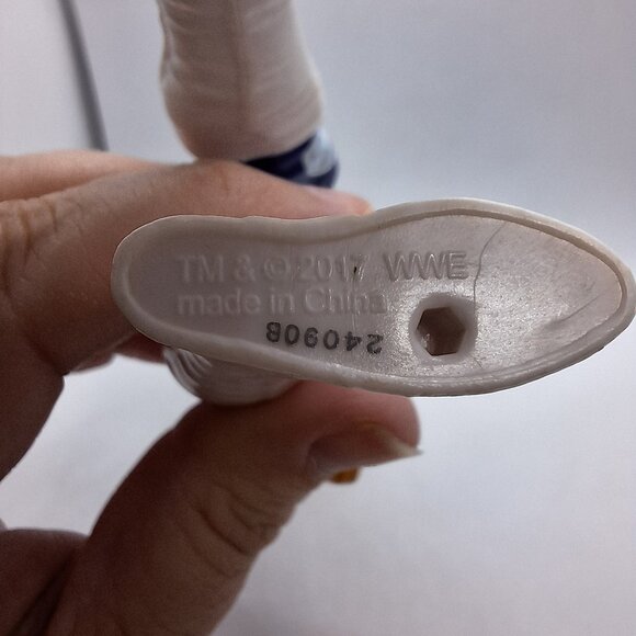 2017 WWE Andrade Mattel Loose Wrestling Action Figure Battle‎ Packs Series 64 - Picture 4 of 6